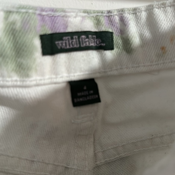 Highest rise frayed white Wild Fable Jean Shorts. - Picture 5 of 6